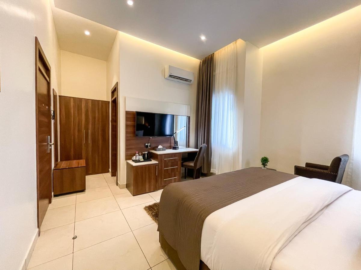 Omedel Luxury Hotel Enugu Exterior photo