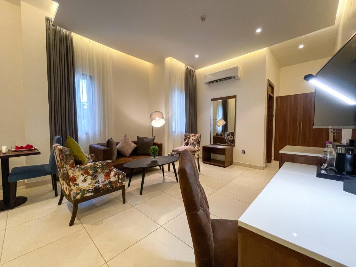 Omedel Luxury Hotel Enugu Exterior photo