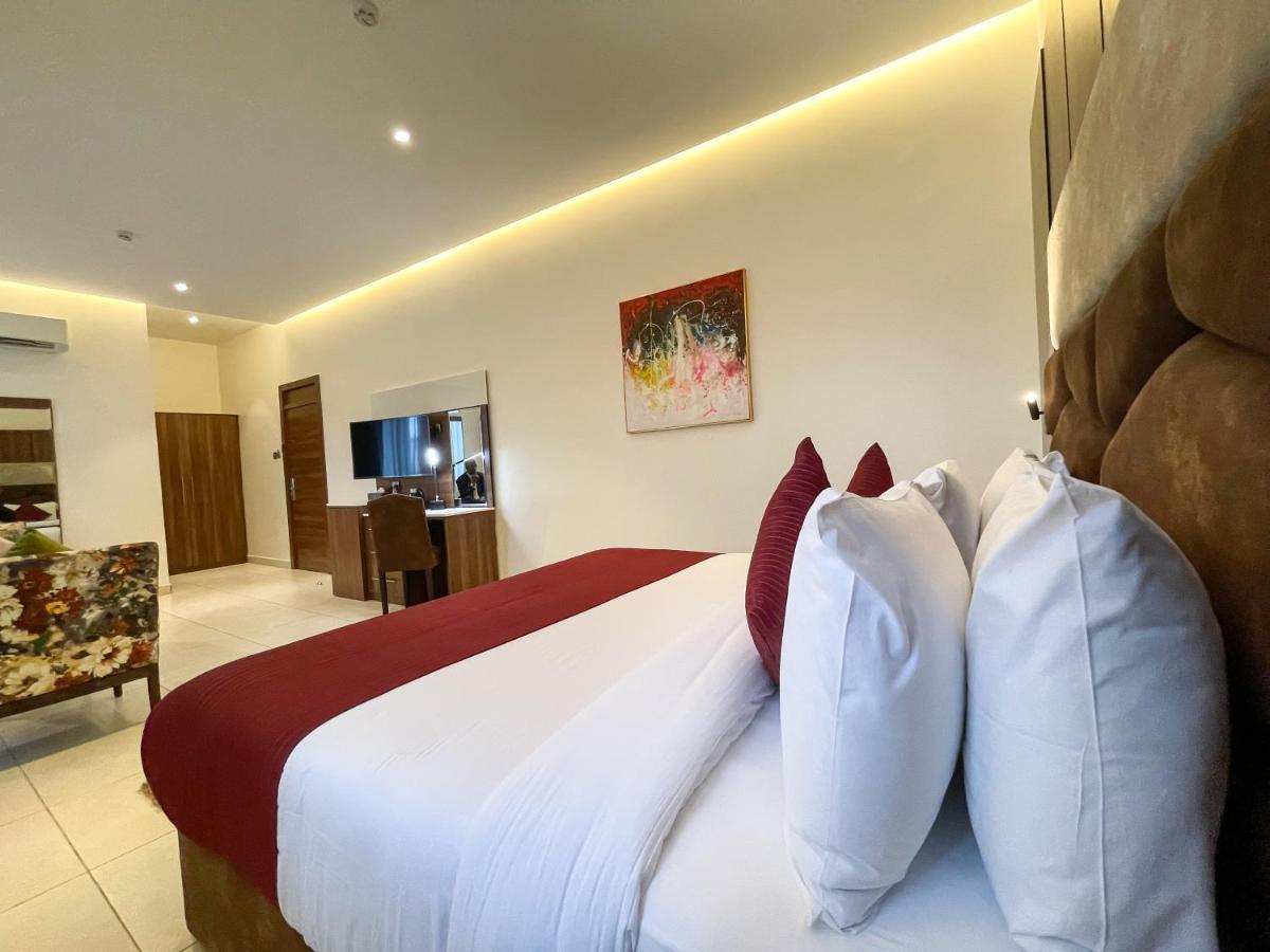 Omedel Luxury Hotel Enugu Exterior photo