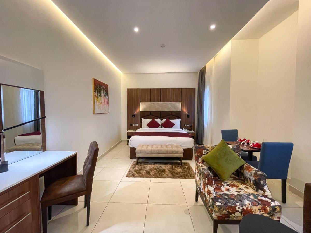 Omedel Luxury Hotel Enugu Exterior photo